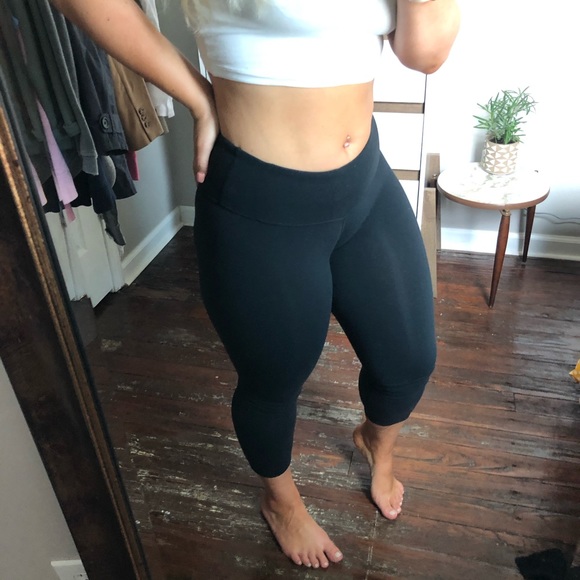 ✨Lululemon Leggings 4✨ - Picture 3 of 10